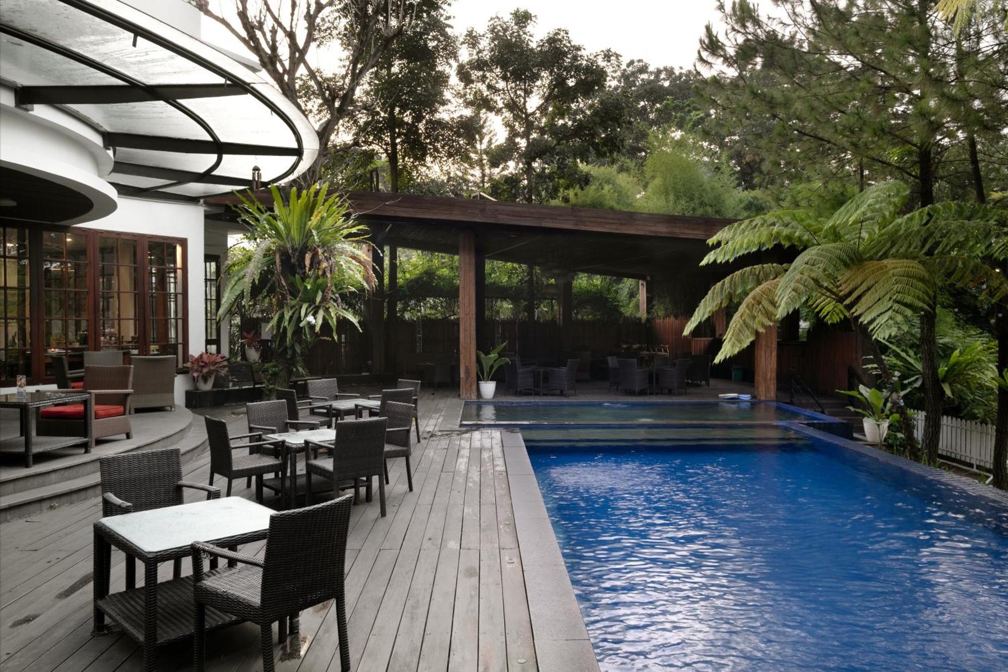 House Sangkuriang Hotel Bandung