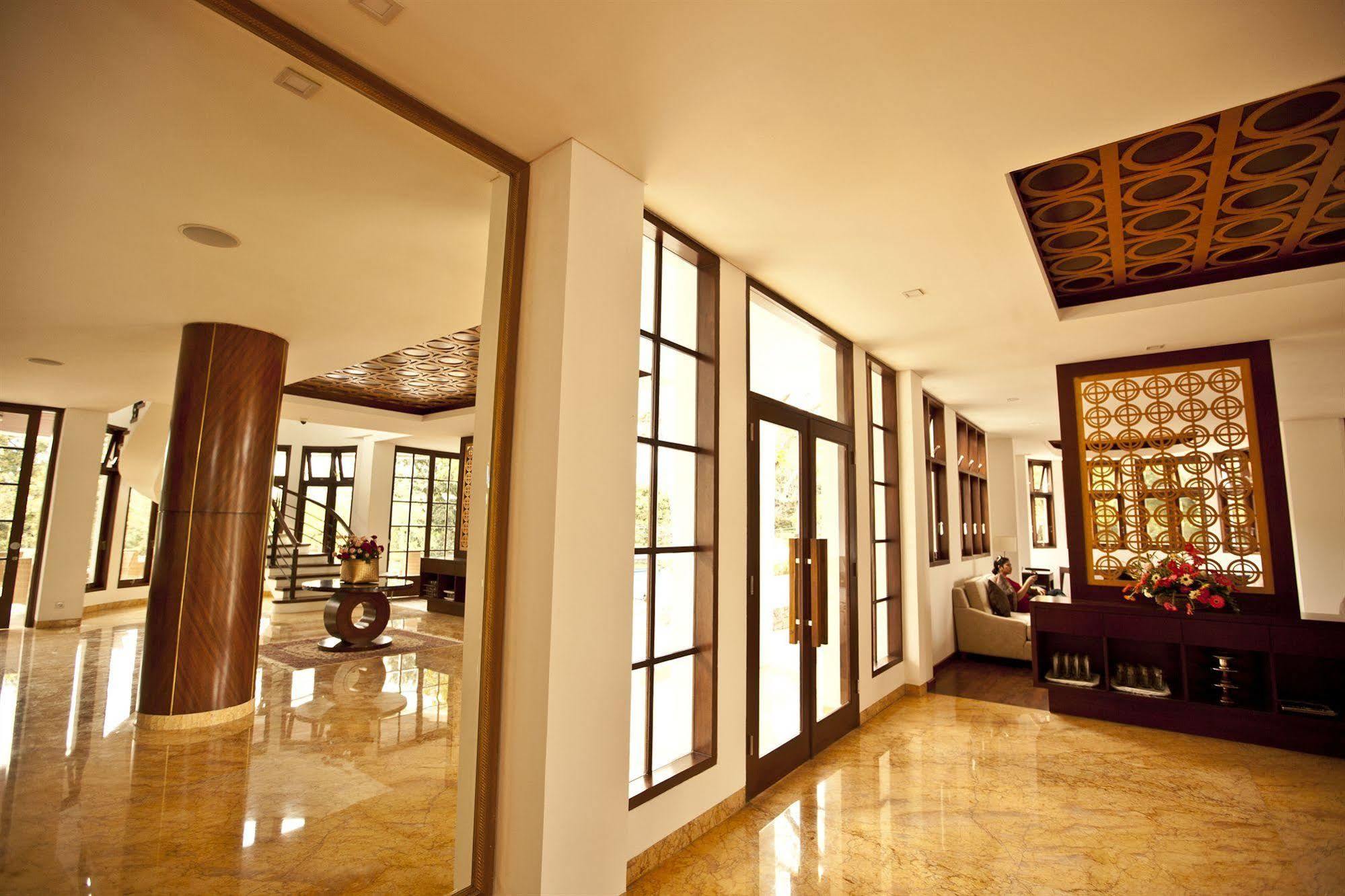 Hotel House Sangkuriang 3*